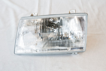 Head lamp complete (Left) saab 9000 5D 1985-1990 Head lamps