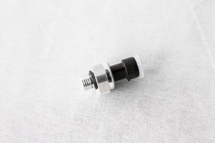 Oil pressure switch for saab 9.3 petrol 2006-2010 and 9.5 NG 2010-2011 Sensors,contacts