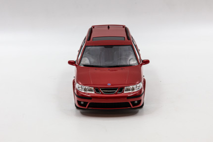 Saab 9-5 Estate Aero model 1:18 in red saab gifts: books, models...