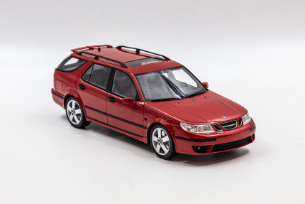 Saab 9-5 Estate Aero model 1:18 in red New PRODUCTS