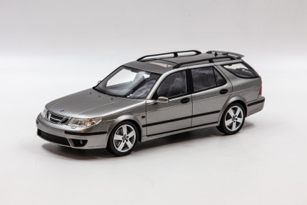 Saab 9-5 Estate Aero model 1:18 grey saab gifts: books, models...