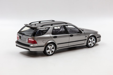 Saab 9-5 Estate Aero model 1:18 grey saab gifts: books, models...