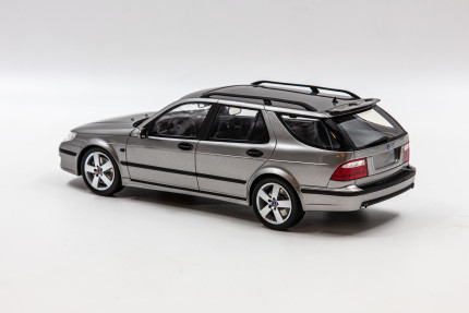 Saab 9-5 Estate Aero model 1:18 grey saab gifts: books, models...