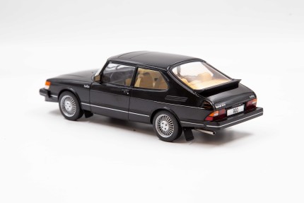 Saab 900 Turbo model 1:18 in black saab gifts: books, models...