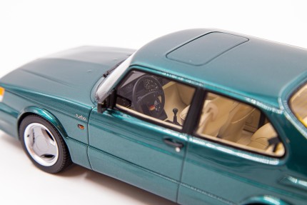 Saab 900 Turbo T16 Airflow model 1:18 in green saab gifts: books, models...