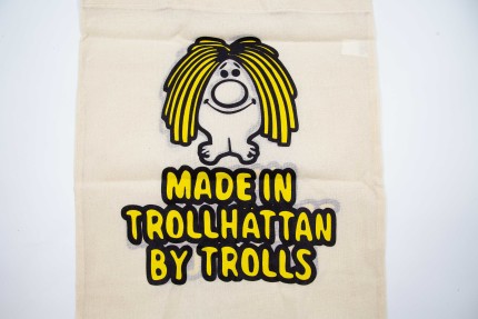 Bag Made in Trollhättan by trolls Carry bag beige Cotton saab gifts: books, models...